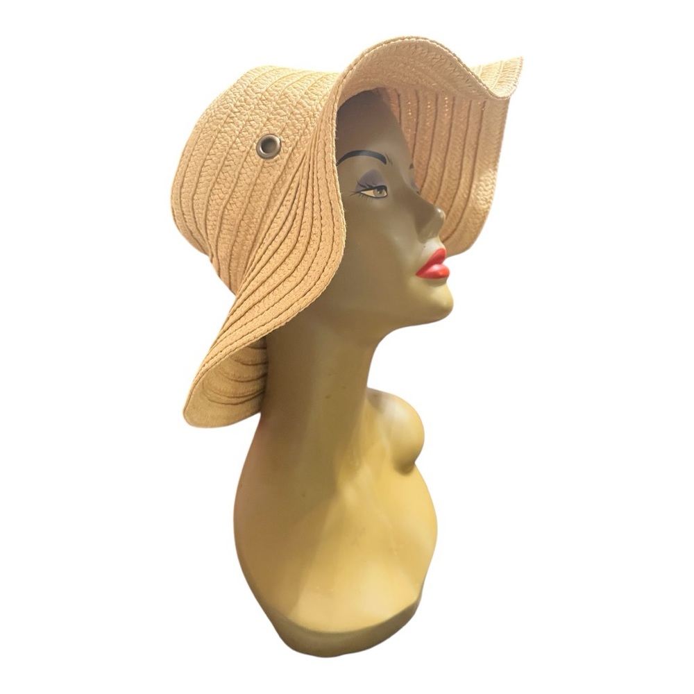 Woman’s Tan Straw Sun Hat